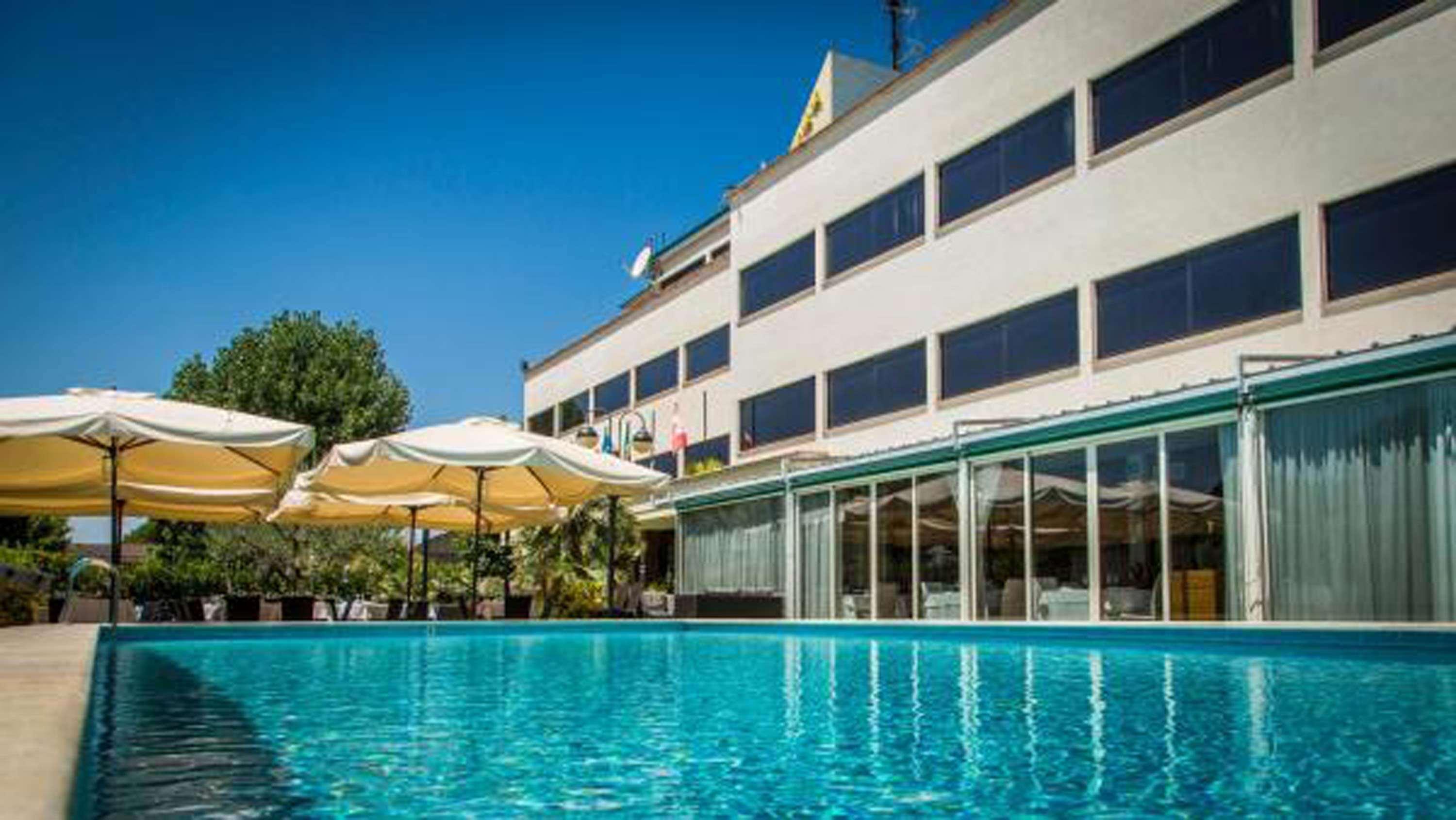 Hotel Cristallo Relais, Sure Hotel Collection By Best Western تيفولي المظهر الخارجي الصورة